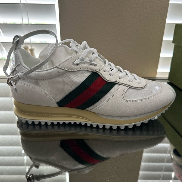 Gucci White Sneakers with Red and Green Accents - Picture 1 of 1